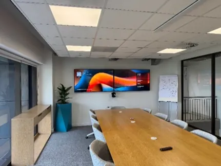LED-Display im Büro und Hotel